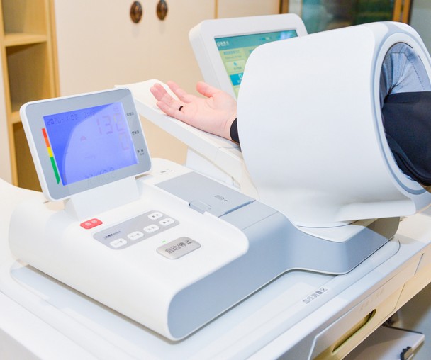 血壓計顯示屏應(yīng)用-段碼液晶屏